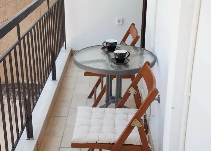 Great Apartment In Piraeus