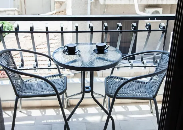 Great Apartment In Piraeus