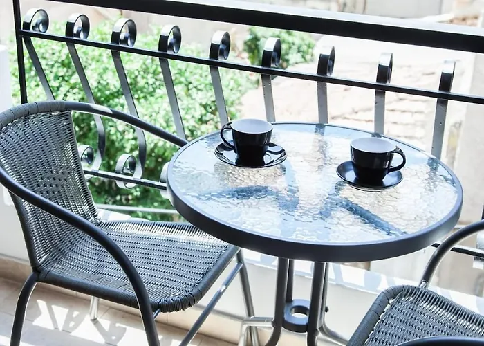 Great Apartment In Piraeus