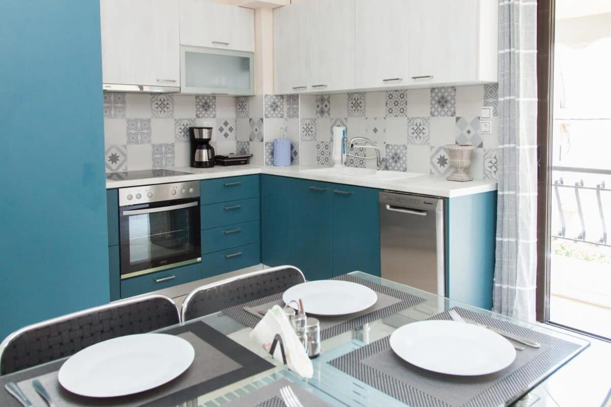 Apartment Great In Piraeus